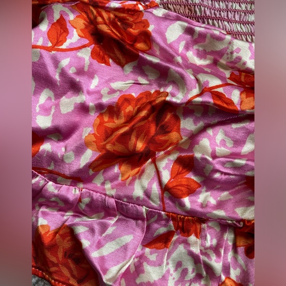 NWT TOPSHOP floral top - Picture 3 of 4